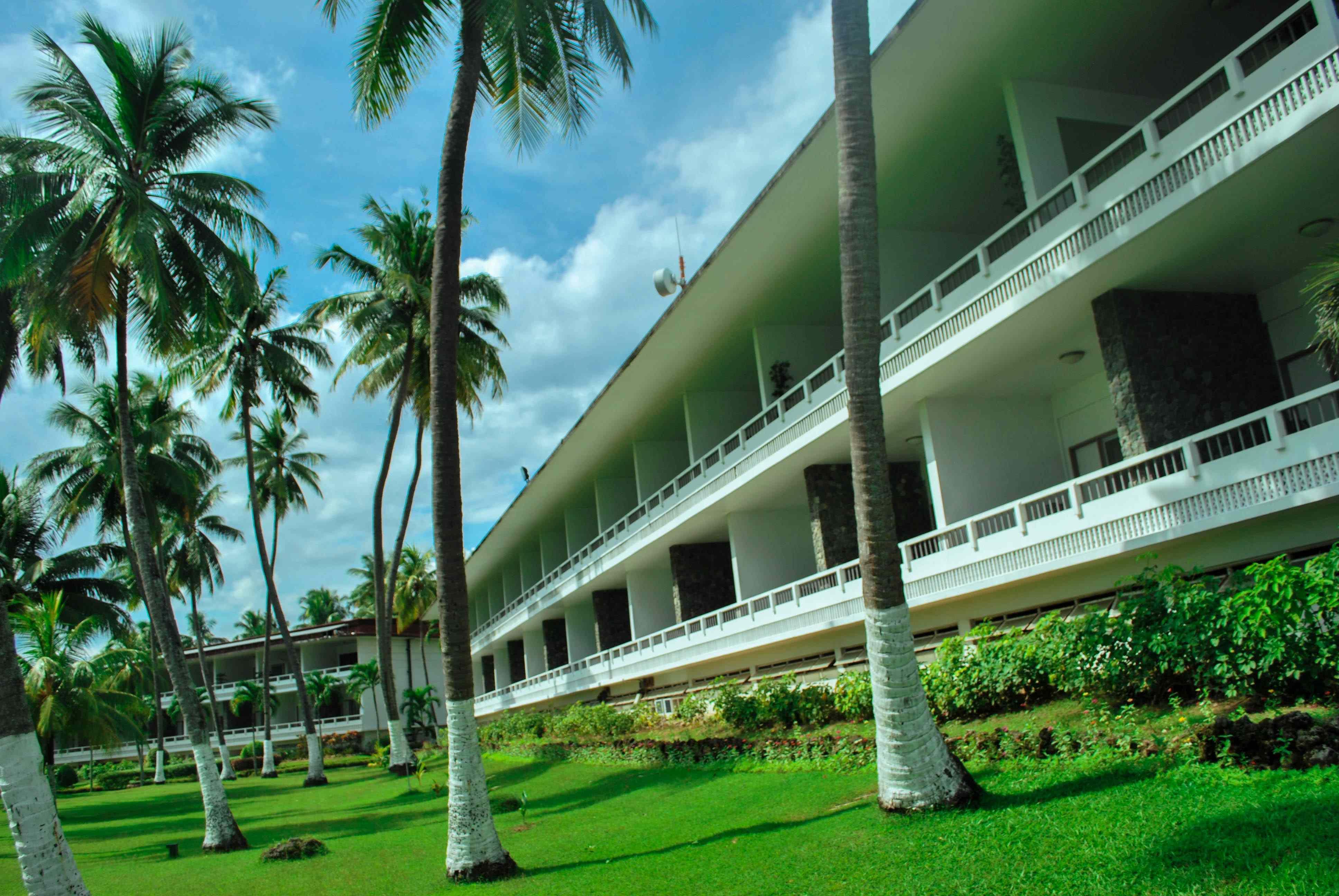 Waterfront Insular Hotel Davao Stadt Exterior foto